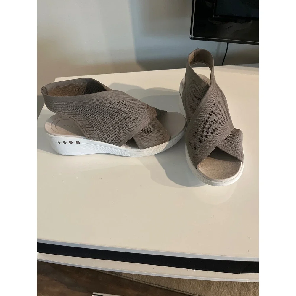 Easy Spirit Womens 10M Taupe Stretch Knit Cross Strap Slingback Wedge Sandals